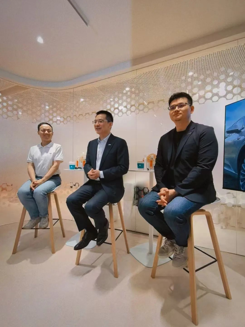 “蔚乐萤”,输不起