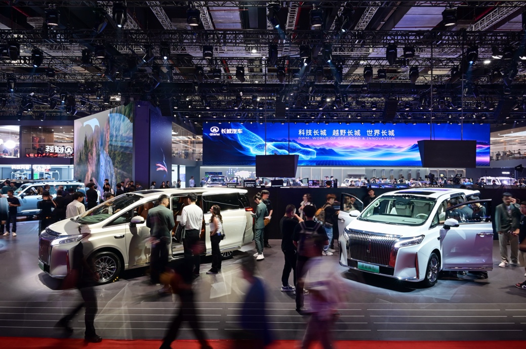 为用户而变!魏牌全新“双山”登陆2025上海国际车展