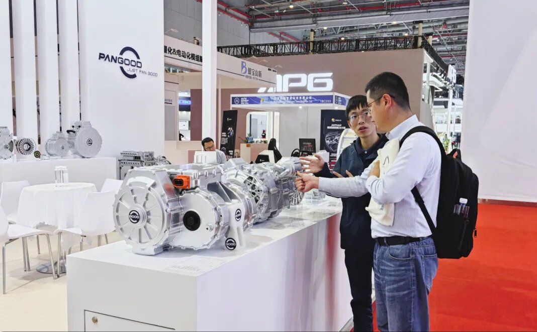 超过2035年目标3倍!从21kW/kg,开启新能源汽车电驱动颠覆与重(zhòng)构(gòu)的(de)产(chǎn)业(yè)革(gé)命(mìng)