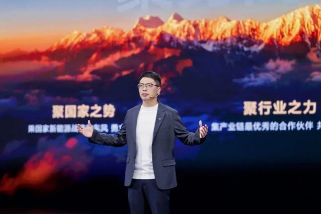 邓(dèng)留(liú)超(chāo)、余(yú)岳(yuè)峰(fēng)领(lǐng)衔(xián)，东(dōng)风(fēng)奕(yì)派(pài)“双(shuāng)翼(yì)”架(jià)构(gòu)正(zhèng)式(shì)成(chéng)型(xíng)
