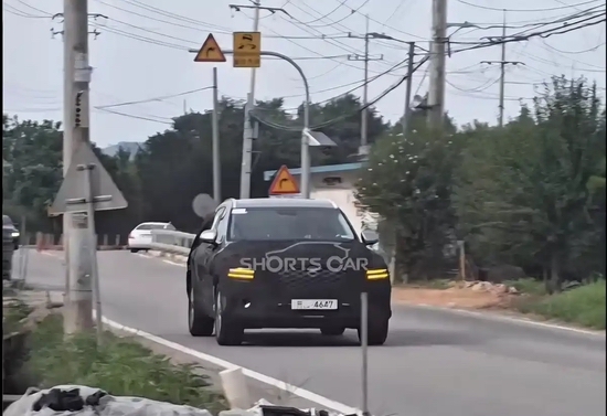 续航超1000km 捷尼赛思GV80混动版谍照曝光