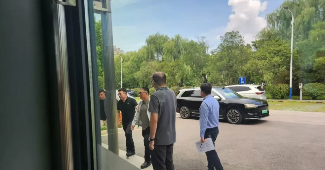 余承东站台!华为上汽联手首车亮相,预计18万起售
