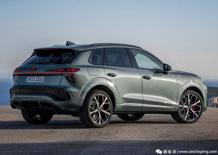 约37万起!1.5T/2.0T/插混可选,全新奥迪Q3发布
