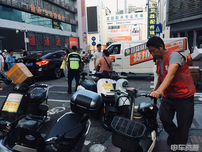 运价还(hái)会(huì)更(gèng)低(dī)，一(yī)元(yuán)运(yùn)费(fèi)困(kùn)局(jú)中司机该何去何(hé)从(cóng)？